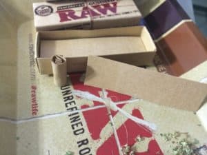 RAW-Perforated-Gummed-Tips-HotBox