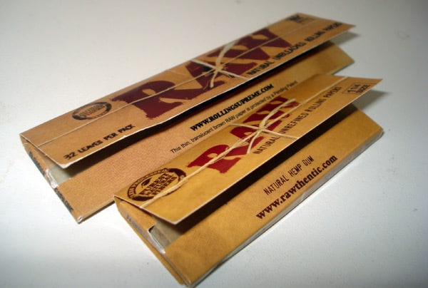 2023 RAW Rolling Papers Review (Ultimate RAW Papers Guide)